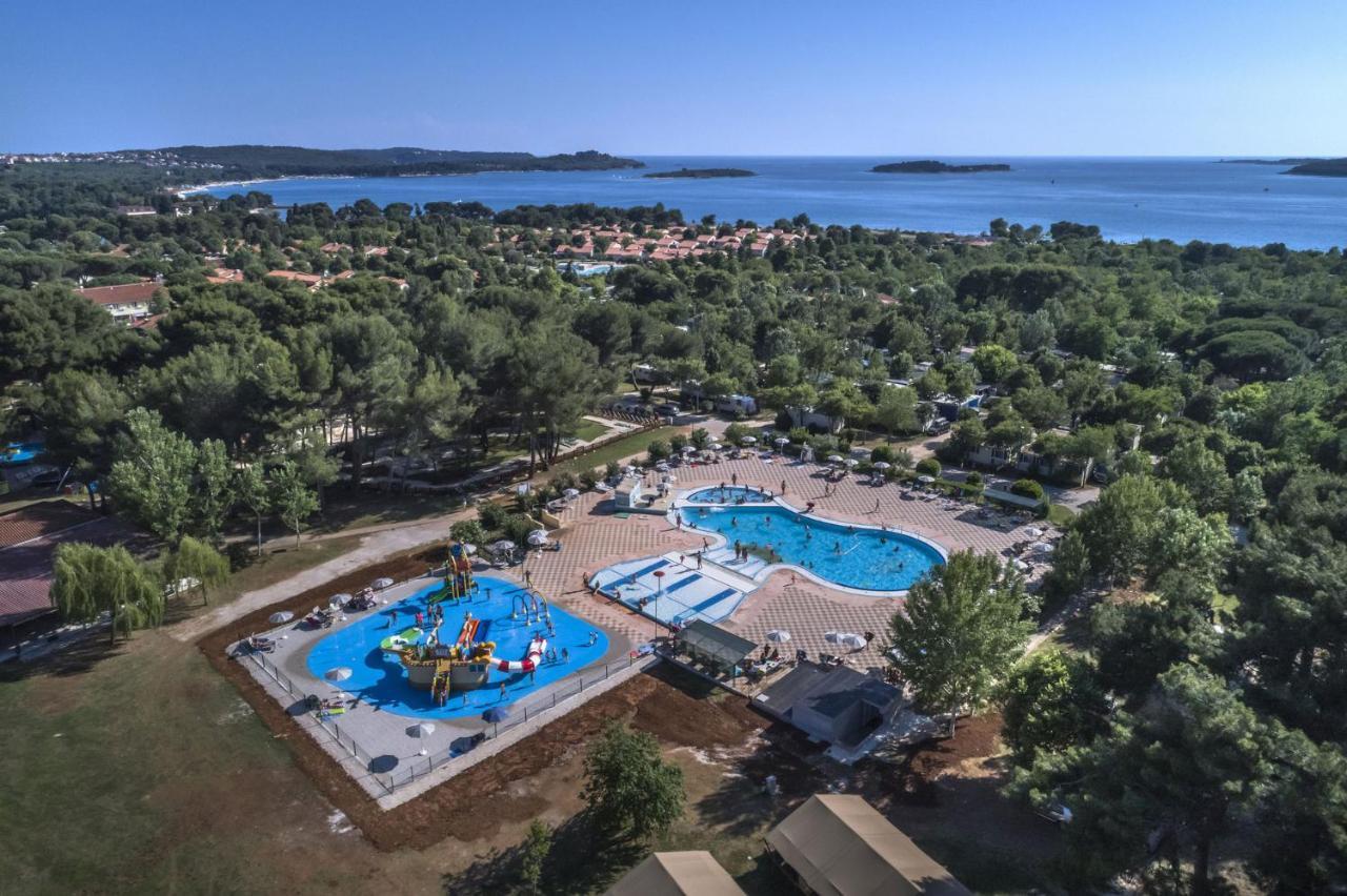 Lux Camp - Mobile Homes In Bi Village Фажана Екстер'єр фото